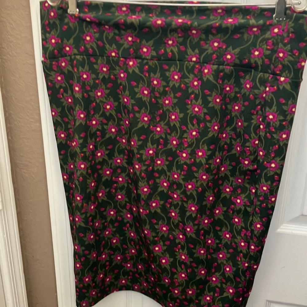 FINAL MARKDOWN Lularoe skirt xl